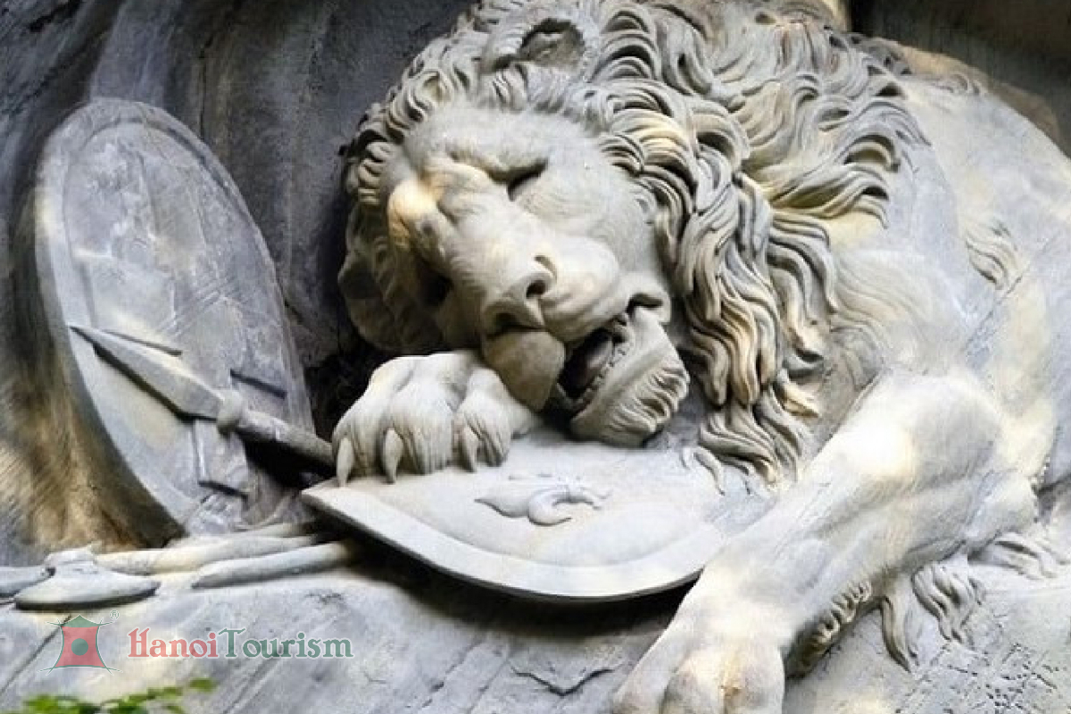 Bức tượng sư tử đang hấp hối Lowen Denkmal - Thụy Sỹ