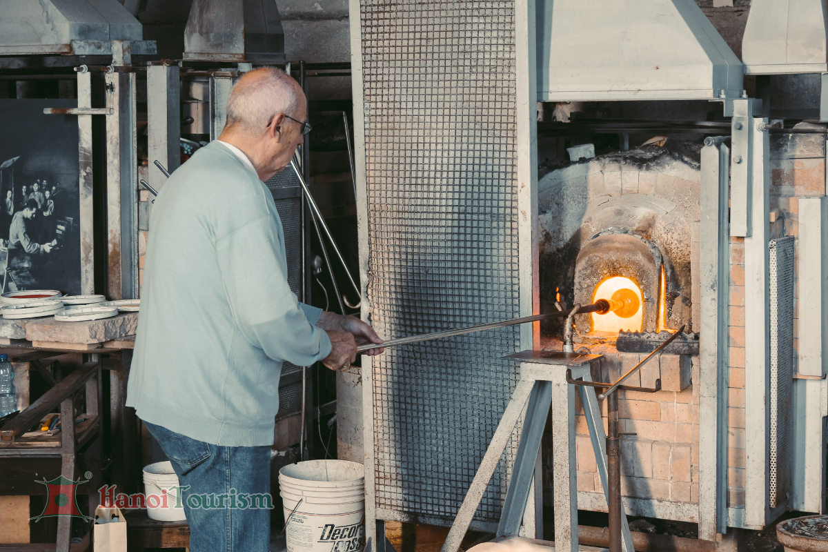 Xưởng thủy tinh Fornace Cam glass factory