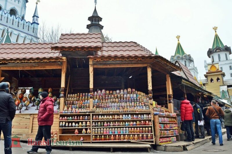 Chợ lưu niệm Vernhisaz - Moscow - Nga